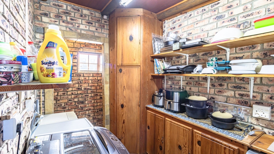 2 Bedroom Property for Sale in De Kelders Western Cape